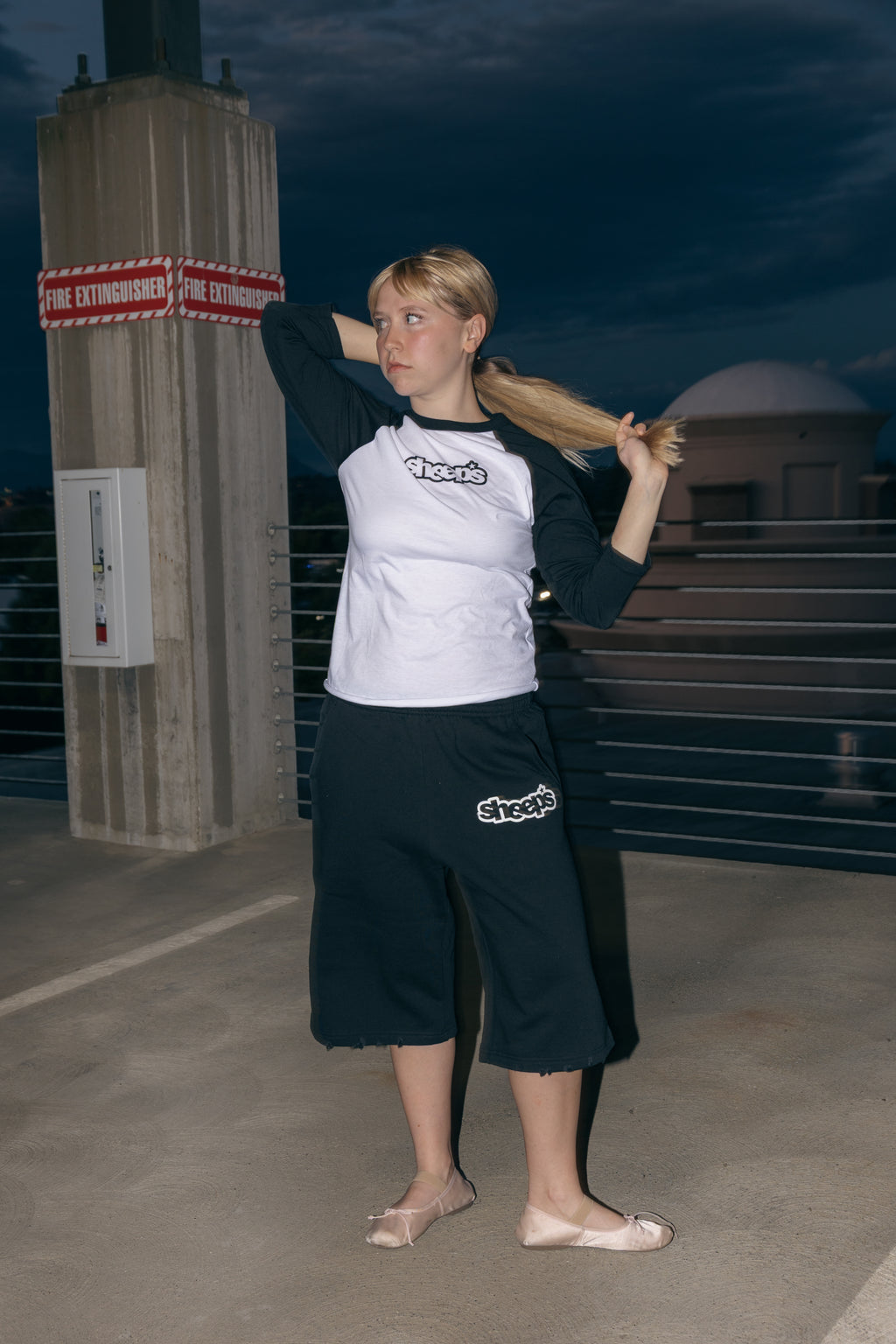 "WELL_ROUNDED" 3/4 sweatshorts