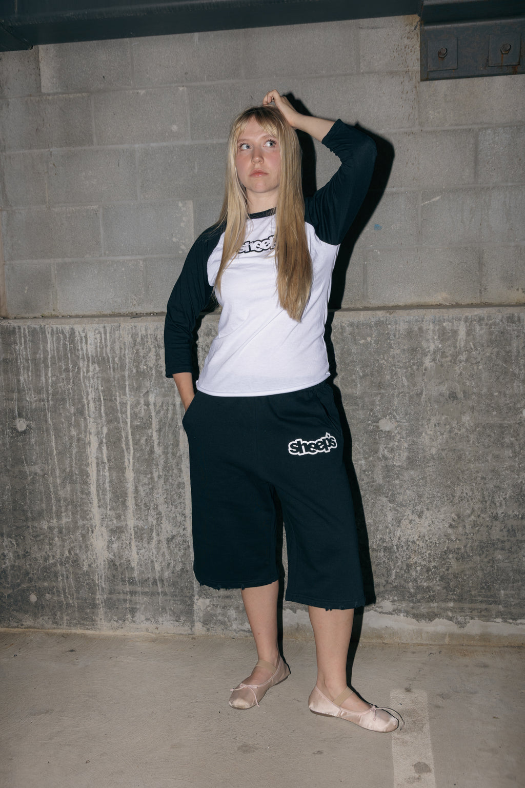 "WELL_ROUNDED" 3/4 sweatshorts