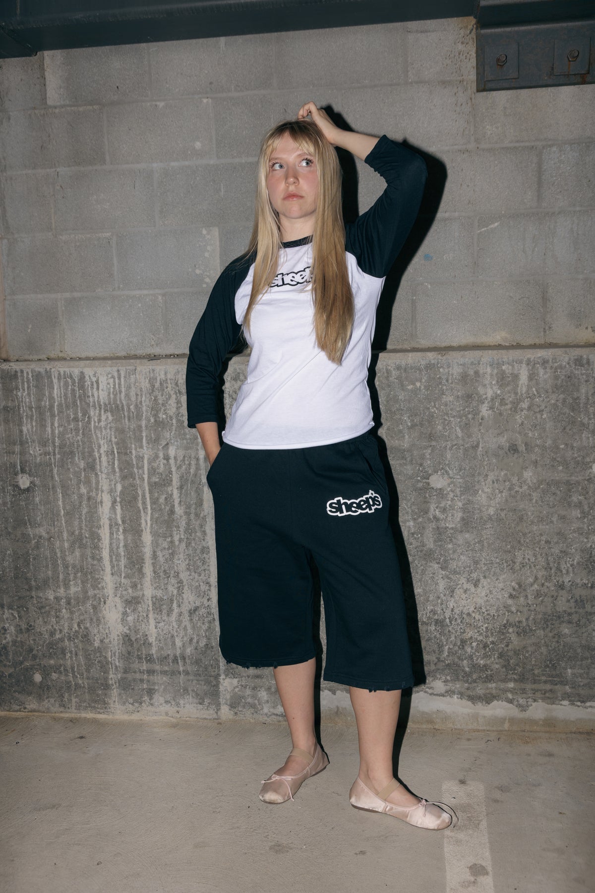 "WELL_ROUNDED" 3/4 sweatshorts