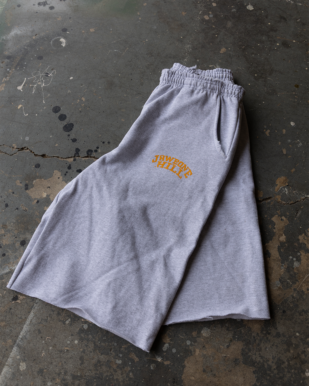 "JAWBONE HILL" 3/4 SWEATSHORTS