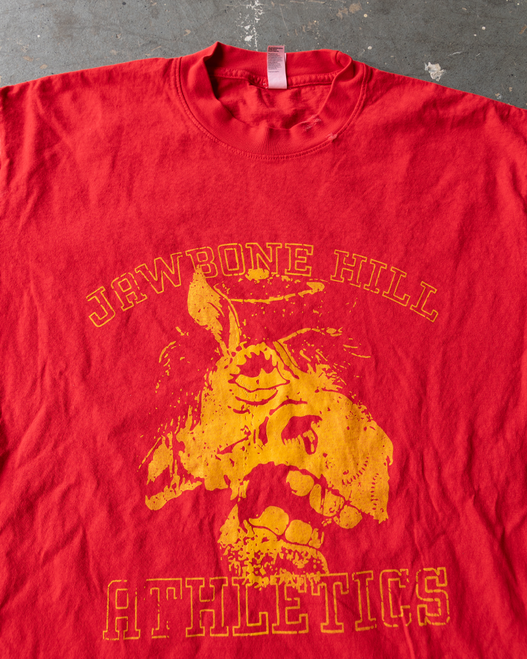 "JAWBONE HILL" tee