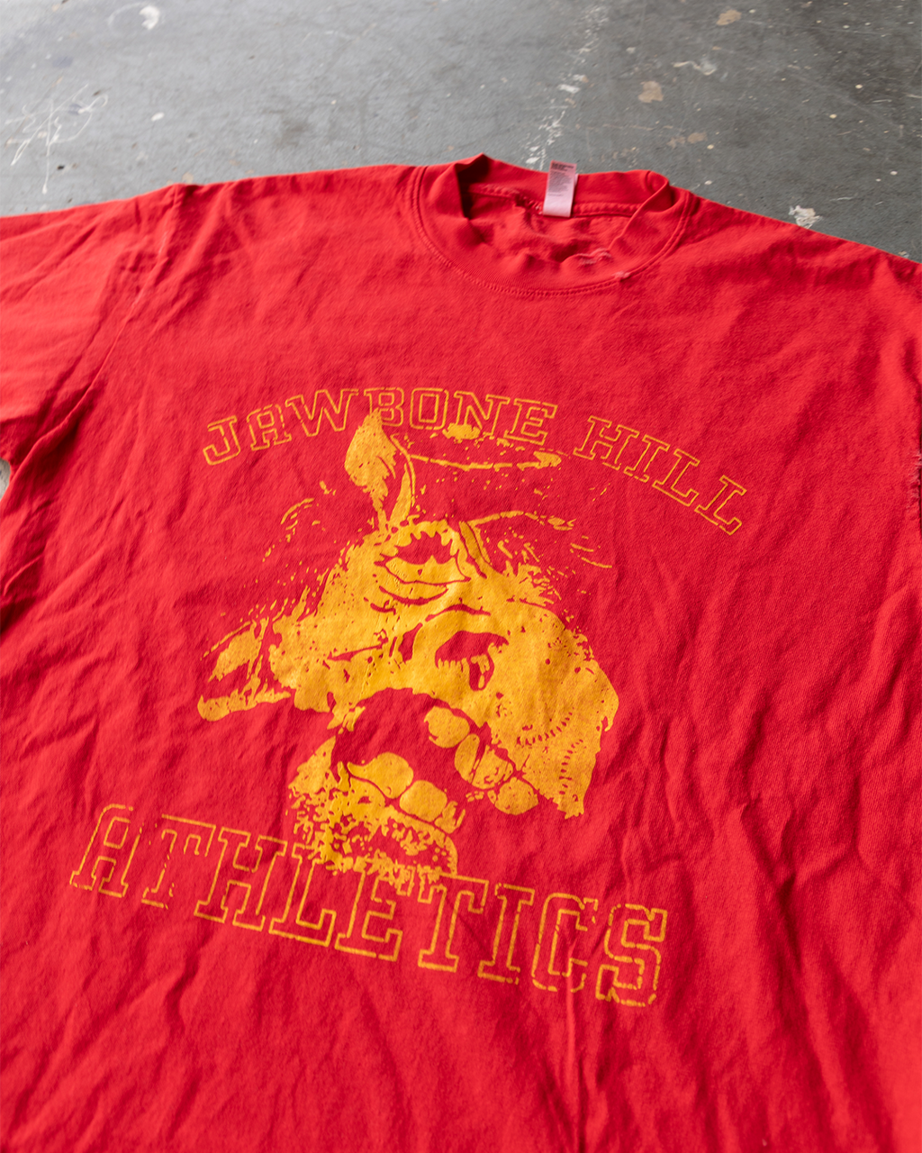 "JAWBONE HILL" tee