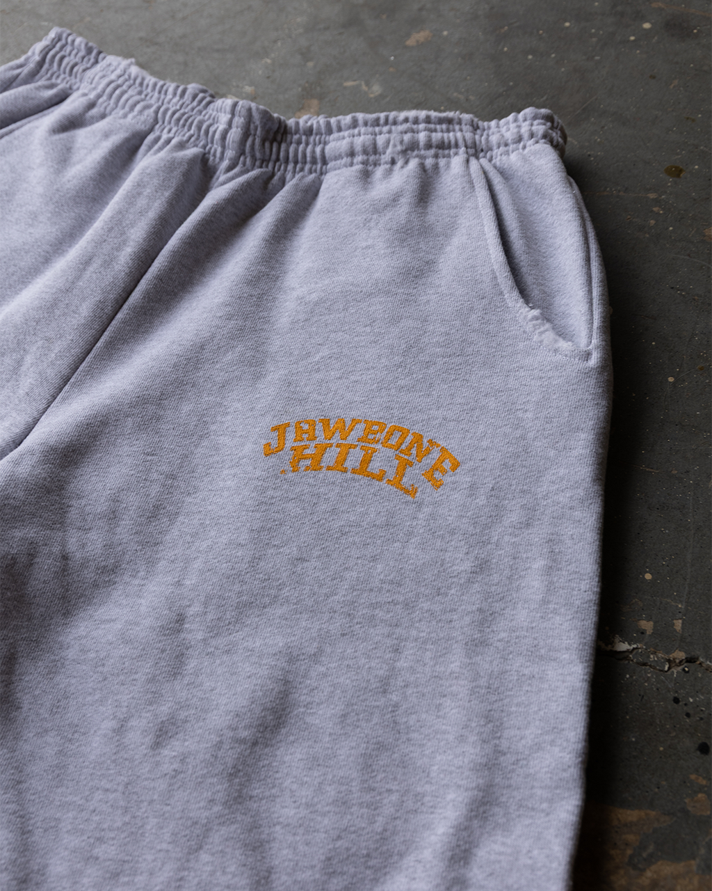 "JAWBONE HILL" 3/4 SWEATSHORTS